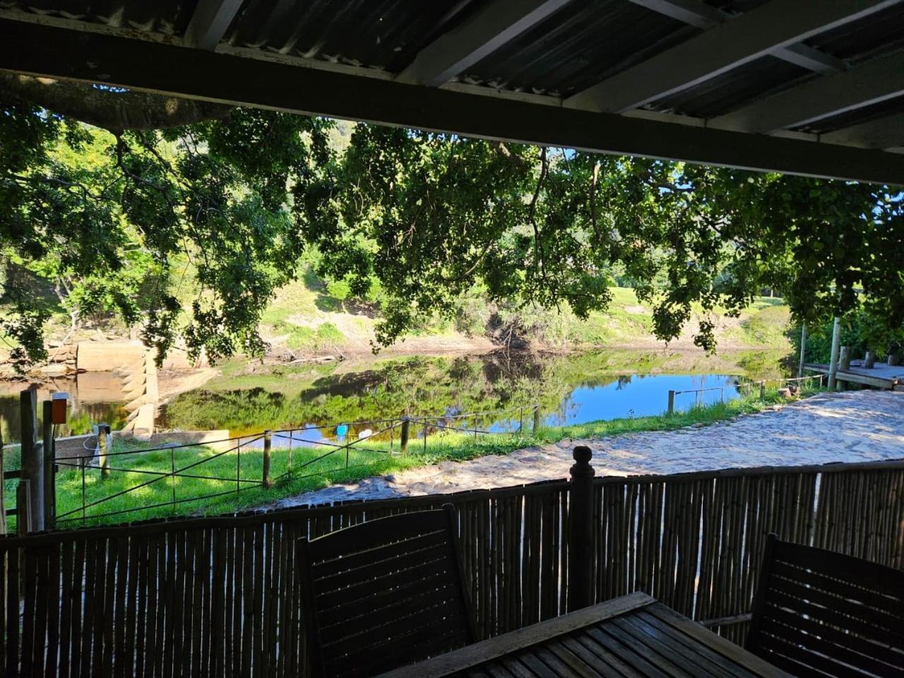 The Riverdeck Accommodation And Backpackers Книсна Екстер'єр фото